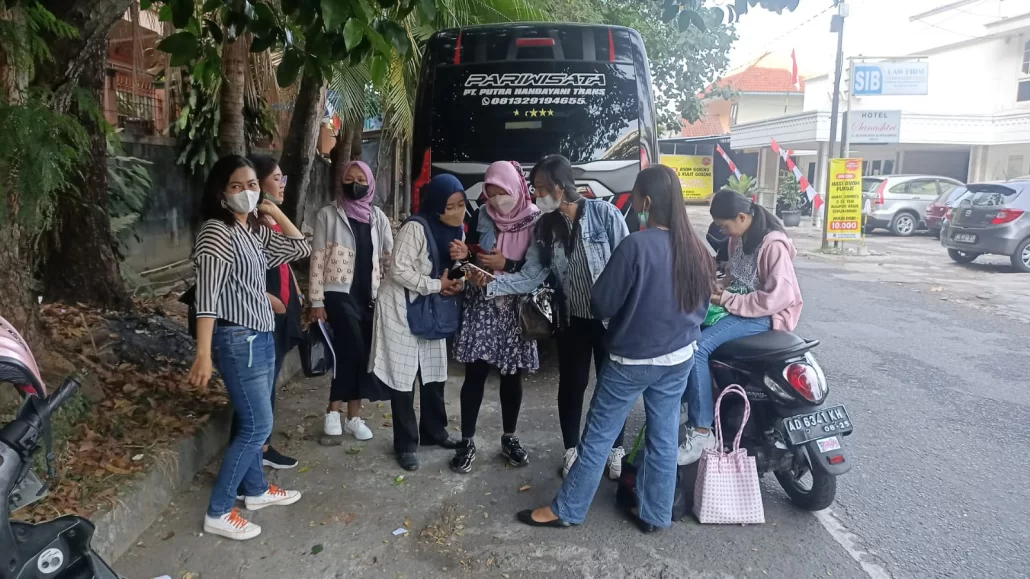 Shuttle Bandara Stasiun Jakarta Surabaya Jakarta