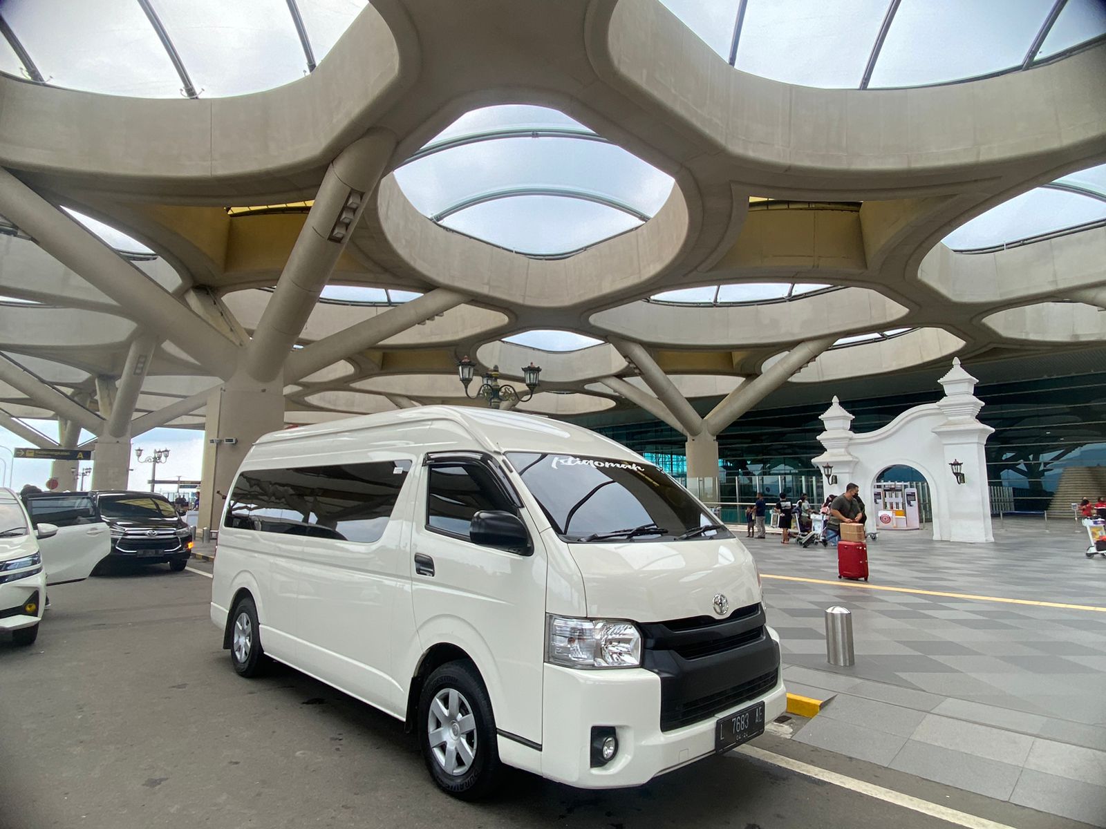Travel Semarang Jogja Toyota Hiace Eksekutif Bintang Trans
